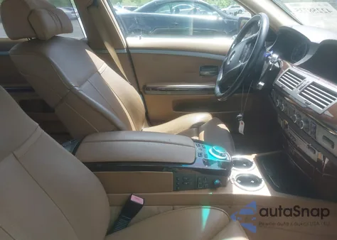 2008 BMW 750Li из США, поврежденный, VIN WBAHN83548DT81010